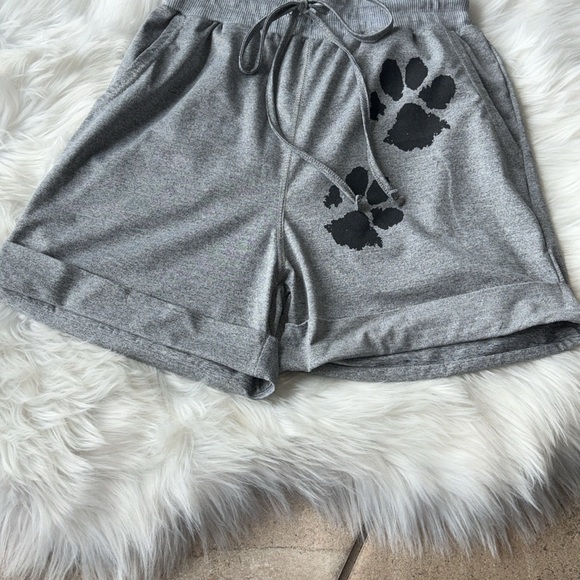 🐾 PAW-PRINT SHORTS - Picture 3 of 5